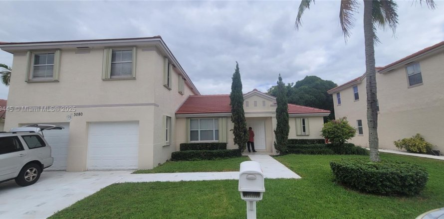 Casa en Margate, Florida 4 dormitorios, 208.38 m2 № 1865741