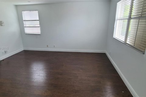 Casa en venta en Margate, Florida, 4 dormitorios, 208.38 m2 № 1865741 - foto 3