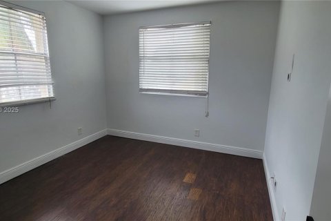 Casa en venta en Margate, Florida, 4 dormitorios, 208.38 m2 № 1865741 - foto 23