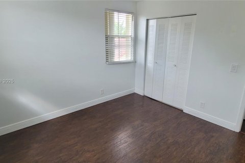 Casa en venta en Margate, Florida, 4 dormitorios, 208.38 m2 № 1865741 - foto 22