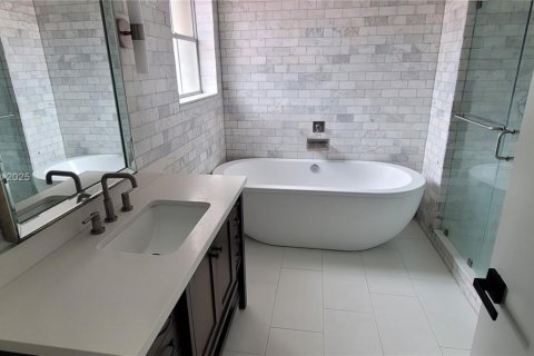 Casa en venta en Margate, Florida, 4 dormitorios, 208.38 m2 № 1865741 - foto 4