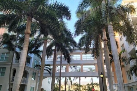 Condominio en venta en Lantana, Florida, 2 dormitorios, 117.52 m2 № 2147188 - foto 2
