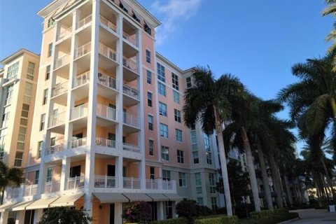 Condominio en Lantana, Florida, 2 dormitorios № 2147188