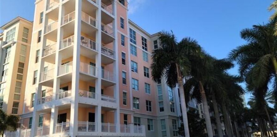 Condominio en Lantana, Florida, 2 dormitorios № 2147188