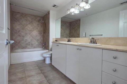 Condominio en venta en Lantana, Florida, 2 dormitorios, 117.52 m2 № 2147188 - foto 29