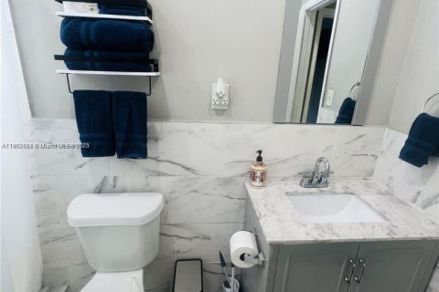 Apartamento en alquiler en Miami, Florida, 2 dormitorios № 1954354 - foto 8
