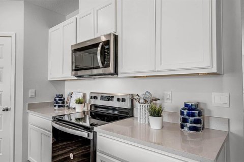 House in Lake Hamilton, Florida 4 bedrooms, 169.83 sq.m. № 1910224 - photo 5