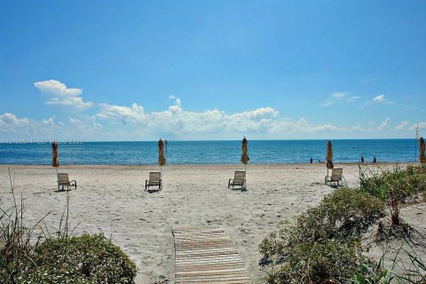 Copropriété à vendre à Key Biscayne, Floride: 2 chambres, 136.57 m2 № 2424449 - photo 2
