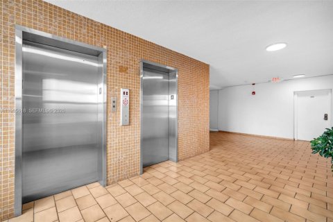 Купить кондоминиум в Вирджиния-Гарденс, Флорида 1 спальня, 70.23м2, № 2049611 - фото 23