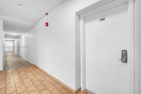 Купить кондоминиум в Вирджиния-Гарденс, Флорида 1 спальня, 70.23м2, № 2049611 - фото 24