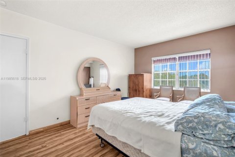 Купить кондоминиум в Вирджиния-Гарденс, Флорида 1 спальня, 70.23м2, № 2049611 - фото 17