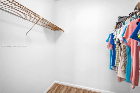 Купить кондоминиум в Вирджиния-Гарденс, Флорида 1 спальня, 70.23м2, № 2049611 - фото 19