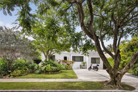 Casa en Miami, Florida 3 dormitorios, 136.66 m2 № 2286543