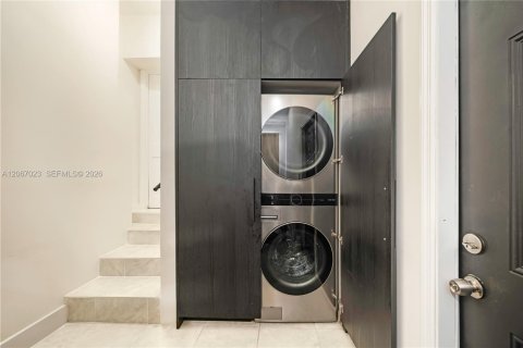 Casa en venta en Miami, Florida, 3 dormitorios, 136.66 m2 № 2286543 - foto 15