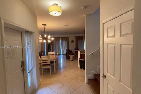 Villa ou maison à louer à Oakland Park, Floride: 4 chambres, 180.42 m2 № 2070398 - photo 6