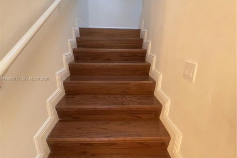 Villa ou maison à louer à Oakland Park, Floride: 4 chambres, 180.42 m2 № 2070398 - photo 25