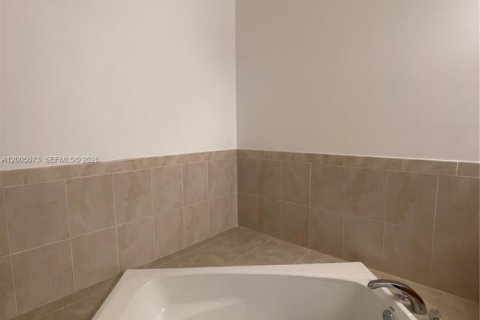 Villa ou maison à louer à Oakland Park, Floride: 4 chambres, 180.42 m2 № 2070398 - photo 12