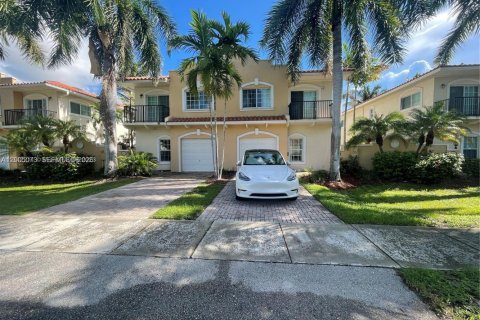 Villa ou maison à Oakland Park, Floride 4 chambres, 180.42 m2 № 2070398