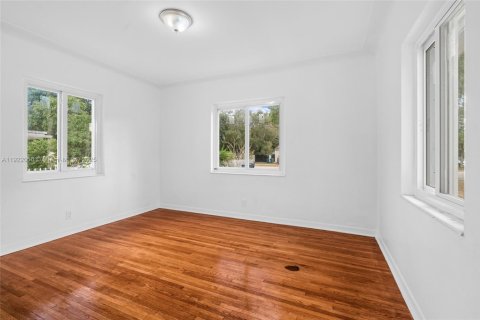 Villa ou maison à louer à Miami, Floride: 5 chambres, 123.1 m2 № 1975981 - photo 29