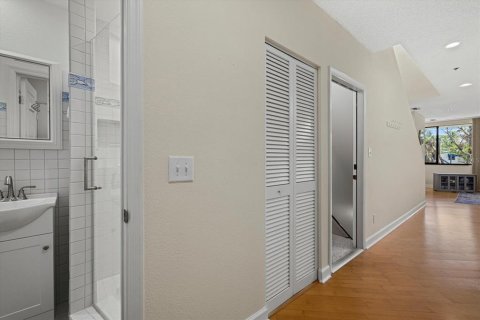 Townhouse in Longboat Key, Florida 2 bedrooms, 151.06 sq.m. № 2215285 - photo 12