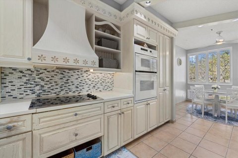 Townhouse in Longboat Key, Florida 2 bedrooms, 151.06 sq.m. № 2215285 - photo 5