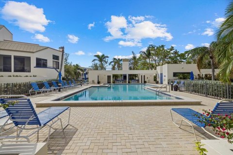 Townhouse in Longboat Key, Florida 2 bedrooms, 151.06 sq.m. № 2215285 - photo 29