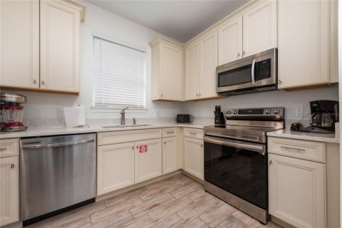 Villa ou maison à vendre à Kissimmee, Floride: 4 chambres, 191.94 m2 № 2410189 - photo 21