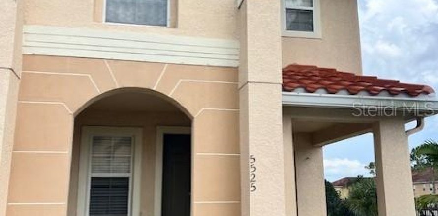 Adosado en Kissimmee, Florida 3 dormitorios, 148.18 m2 № 1906492