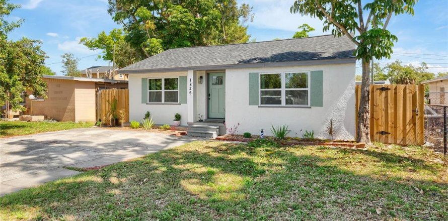 Villa ou maison à Saint Petersburg, Floride 2 chambres, 91.6 m2 № 2149193