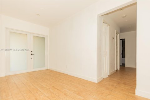 House in Miami, Florida 4 bedrooms, 169.73 sq.m. № 1973792 - photo 29