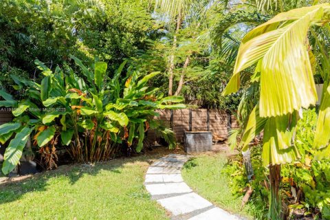 Villa ou maison à vendre à Miami, Floride: 4 chambres, 169.73 m2 № 1973792 - photo 12