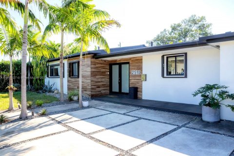 Villa ou maison à vendre à Miami, Floride: 4 chambres, 169.73 m2 № 1973792 - photo 2