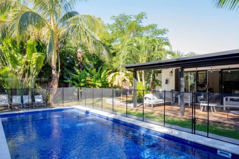Villa ou maison à vendre à Miami, Floride: 4 chambres, 169.73 m2 № 1973792 - photo 10