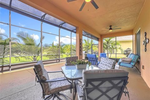 Villa ou maison à vendre à Poinciana, Floride: 2 chambres, 217.67 m2 № 1900990 - photo 2