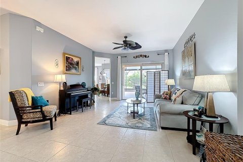Villa ou maison à vendre à Poinciana, Floride: 2 chambres, 217.67 m2 № 1900990 - photo 5