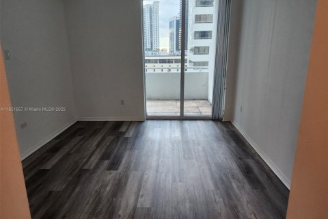 Condo in Miami, Florida, 2 bedrooms  № 1857611 - photo 23