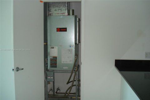 Condo in Miami, Florida, 2 bedrooms  № 1857611 - photo 11