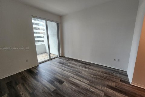 Condo in Miami, Florida, 2 bedrooms  № 1857611 - photo 20