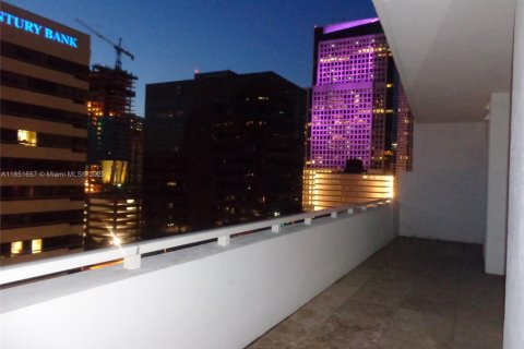 Condo in Miami, Florida, 2 bedrooms  № 1857611 - photo 15