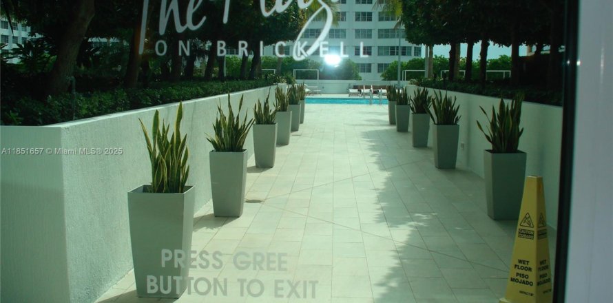 Condo in Miami, Florida, 2 bedrooms  № 1857611