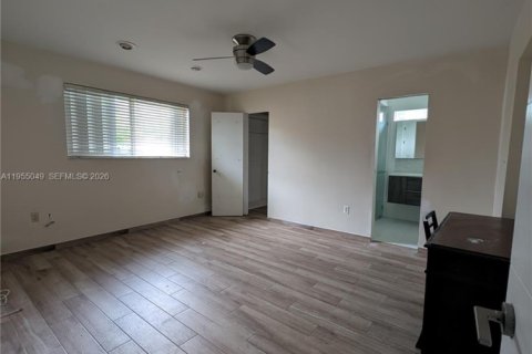Villa ou maison à louer à North Miami Beach, Floride: 3 chambres, 184.88 m2 № 2010945 - photo 8