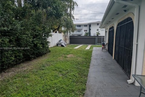 Villa ou maison à louer à North Miami Beach, Floride: 3 chambres, 184.88 m2 № 2010945 - photo 14