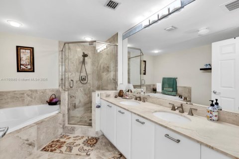 Condo in Plantation, Florida, 2 bedrooms  № 1706032 - photo 14