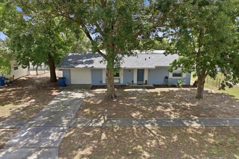 Villa ou maison à Spring Hill, Floride 2 chambres, 87.61 m2 № 2126510
