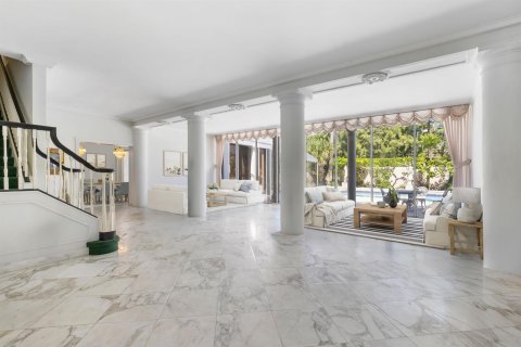 House in Palm Beach, Florida 5 bedrooms, 620.22 sq.m. № 2261882 - photo 11