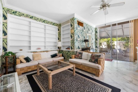 House in Palm Beach, Florida 5 bedrooms, 620.22 sq.m. № 2261882 - photo 18