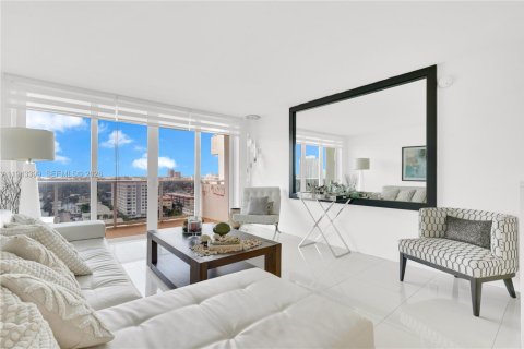 Condominio en alquiler en Hallandale Beach, Florida, 2 dormitorios, 102.19 m2 № 2059909 - foto 21