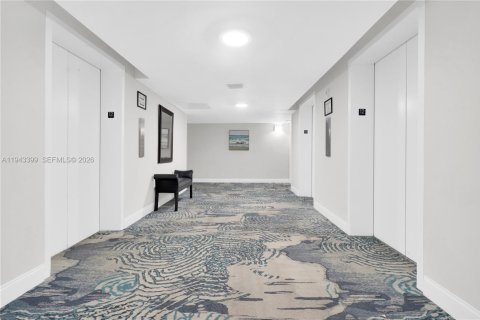 Condominio en alquiler en Hallandale Beach, Florida, 2 dormitorios, 102.19 m2 № 2059909 - foto 30