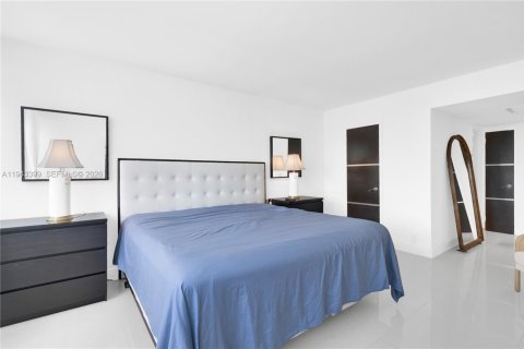 Condominio en alquiler en Hallandale Beach, Florida, 2 dormitorios, 102.19 m2 № 2059909 - foto 14