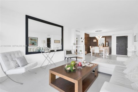 Condominio en alquiler en Hallandale Beach, Florida, 2 dormitorios, 102.19 m2 № 2059909 - foto 7